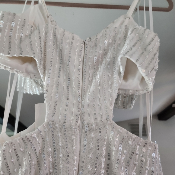 Selfie Leslie Alcapulco Cutout Waist Sequin Midi Dress - Picture 9 of 10